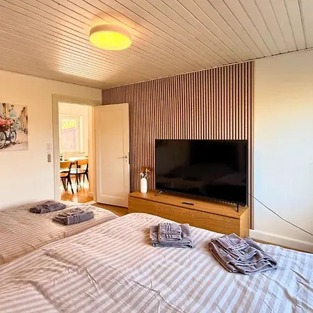 Pet-friendly 2-room Ground Floor With Fenced Garden Near Femern Holeby