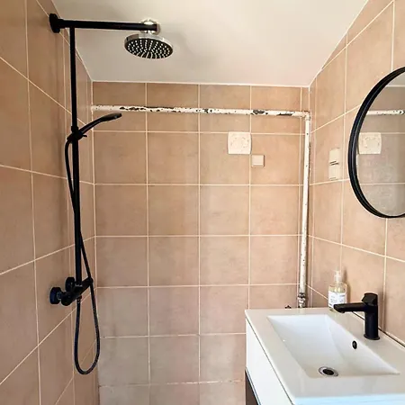 Pet-friendly 2-room Ground Floor With Fenced Garden Near Femern