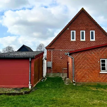 Pet-friendly 2-room Ground Floor With Fenced Garden Near Femern Holeby